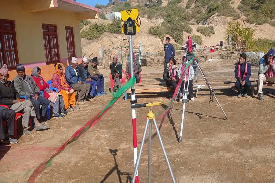 बैतडीको पञ्चेश्वरका भूमिहीन सुकुम्बासीलाई लालपूर्जा वितरणको तयारी 
