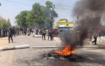 कञ्चनपुरमा बसको ठक्करबाट महिलाको मृत्यु भएपछि चक्काजाम