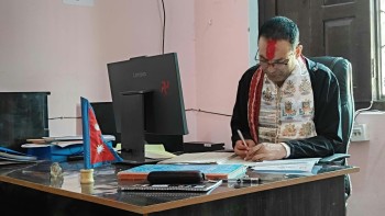 सुर्नया गाउँपालिकामा प्रमुख प्रशासकीय अधिकृत आचार्य हाजिर 