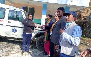 बैतडीको सुर्नया गाउँपालिकालाई एम्बुलेन्स हस्तान्तरण 