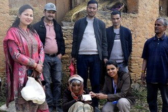 ९६ वर्षीया तुलसीदेवी जोशीलाई नागरिकता प्राप्त, जीवनभर कृषिमा समर्पित