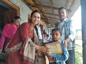 जन्मदिनमा बालबालिकाहरुलाई शैक्षिक सामग्री वितरण 