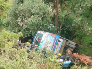 बैतडीको शाहीलेकमा बस दुर्घटना : नौ जना घाइते (अपडेट)  