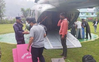 दार्चुलाको व्यासमा हेलिकोप्टर मार्फत निर्वाचन सामग्री पठाइयो 