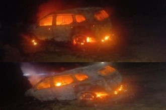 दार्चुलामा गुडिरहेको कारमा आगलागी 