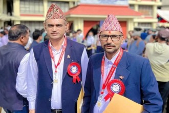 विद्युत प्राधिकरण बैतडीमा कार्यरत लेखकद्वय ‘दीर्घ सेवा पदक’बाट सम्मानित 