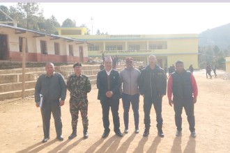 बैतडीमा मतदानस्थल निरीक्षण गरिँदै 