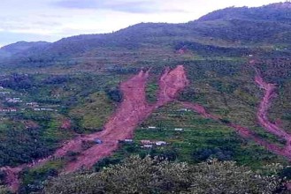 रामेछापको लेकखर्कमा पहिरोमा पुरिएर दुई जनाको मृत्य, ८ जना बेपत्ता 