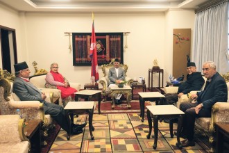 राष्ट्रपतिसँग प्रधानमन्त्रीसहित तीन दलका शीर्ष नेताको भेट