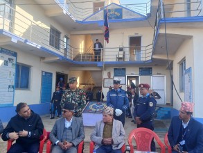 गृहमन्त्री लेखकले लिए बैतडीको शान्ति सुरक्षाको अवस्थामा बारेमा जानकारी 