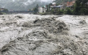 बाजुरामा झोलुंगे पुलहरु जोखिममा 