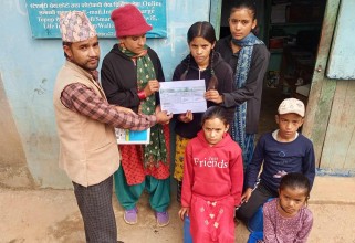 बेलमती धामीका सन्तानलाई सहयोग रकम हस्तान्तरण 