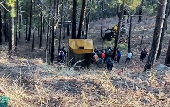 डडेल्धुरामा टिप्पर दुर्घटना हुँदा २ जनाको मृत्यु