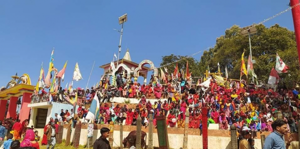 बैतडीको प्रसिद्ध निङ्गलाशैनी भगवती मन्दिरमा जात्रा सम्पन्न, साढे ७ सय राँगा र  बोकाको बलि