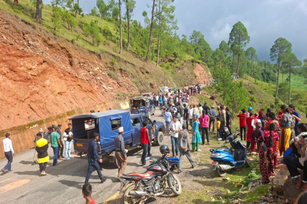 बैतडी बस दुर्घटना : घाइतेको संख्या २४ पुग्यो, एकजना उपचारपछि डिस्चार्ज    