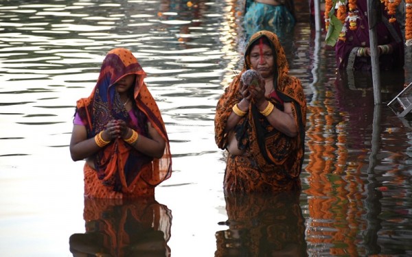 उदाउँदो सूर्यलाई अर्घ्य दिएर छठ पर्वको समापन