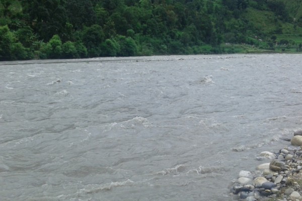 चौलानी नदीमा हाम फालेर बैतडीका एक युवक बेपत्ता 