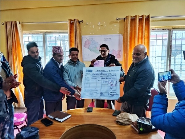 पुनर्निर्माणका लागि दार्चुलामा संकलन भएको रकम हस्तान्तरण 