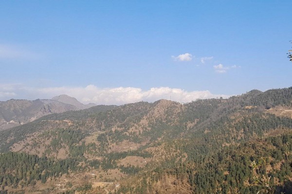 हिउँले सेताम्य हुने डाँडाहरुमा यो बर्ष हिउँ नै परेन