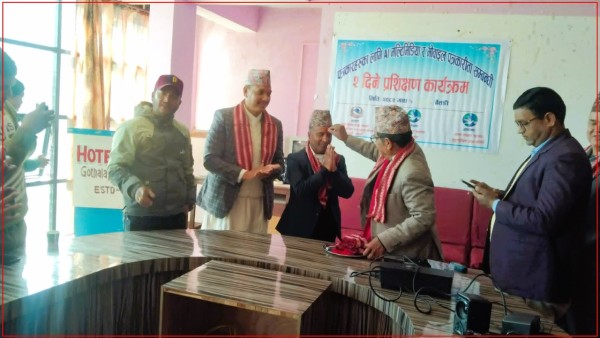 बैतडीमा पत्रकारका लागि एआई तथा मल्टिमिडिया तालिम सुरु