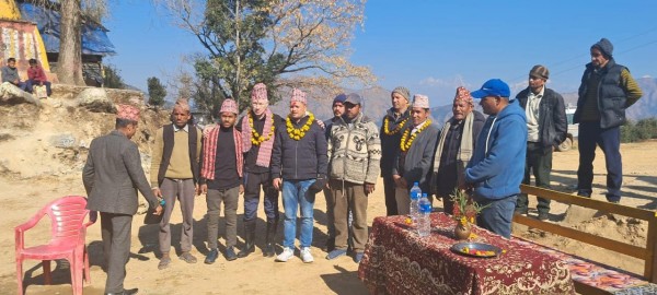 पाताल भुवनेश्वर गुफा भित्र पुगेर फर्कियो गुफा बिशेषज्ञसहितको टोली 