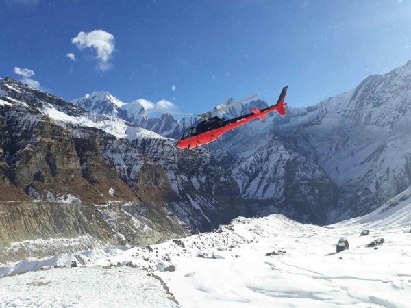 धौलागिरि बेसक्याम्पमा हेलिकप्टर दुर्घटना,पाइलट समान्य घाइते