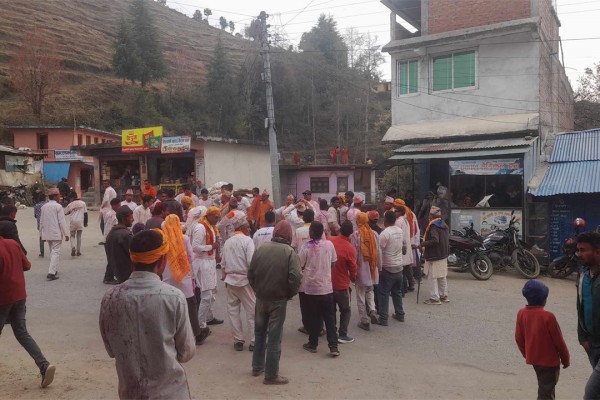 पहाडी क्षेत्रमा होलीको रौनक, आज समापन गरिँदै