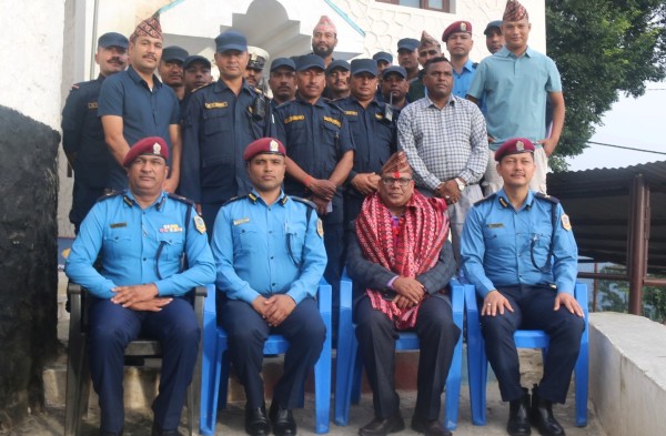 बैतडीका प्रहरी प्रमुख मिश्रको बिदाइ