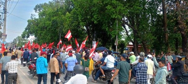 लेखकको गृह जिल्ला कञ्चनपुरमा कांग्रेस–एमालेको विरोध प्रदर्शन
