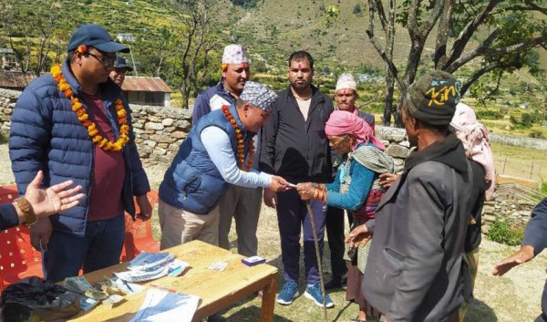 बाजुराको बुढीनन्दामा वडाबाट वृद्धभत्ता