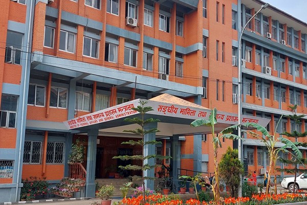 बैतडीका ६ ओटा पालिकामा खटाइए नयाँ प्रमुख प्रशासकीय अधिकृत 