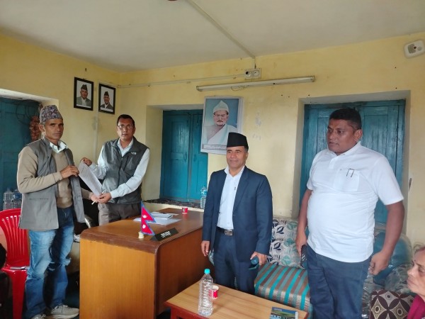 भूमी समस्या समाधान आयोग बैतडीले सदस्यहरुसँग गर्यो कार्यसम्पादन सम्झौता 