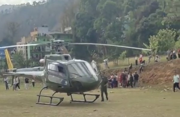 दार्चुला जिप दुर्घटना : घाइते तीन जनालाई सेनाको हेलिकप्टरमार्फत धनगढी लगियो