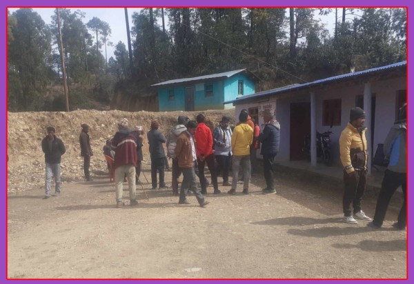 दुदिलाखान–गाँजरी–कुर्चेनेटा सडक संघर्ष समितिले लगायो वडा कार्यालयमा ताला