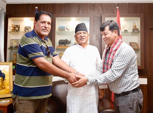 एमाले केन्द्रीय परिषद् सदस्य ‘यथार्थ’ माओवादी केन्द्रमा प्रवेश
