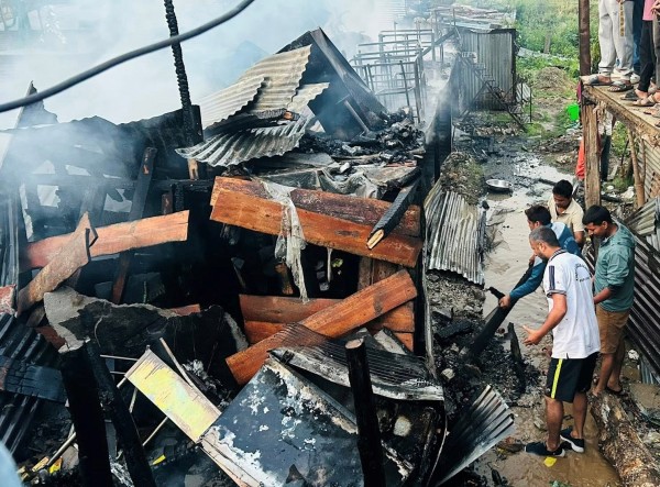 अछामको साँफेबगरका आगलागी पीडितलाई प्रदेश सरकारले १० लाख सहयोग गर्ने 