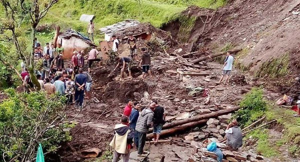 पहिरोले घर पुरिँदा बैतडीमा आमा छोराको मृत्यु 
