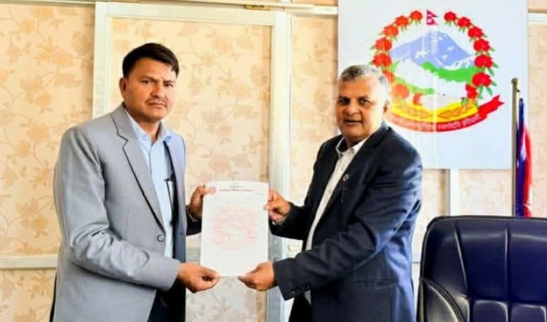 जिल्ला अस्पताल बझाङको अध्यक्षमा खड्का नियुक्त 