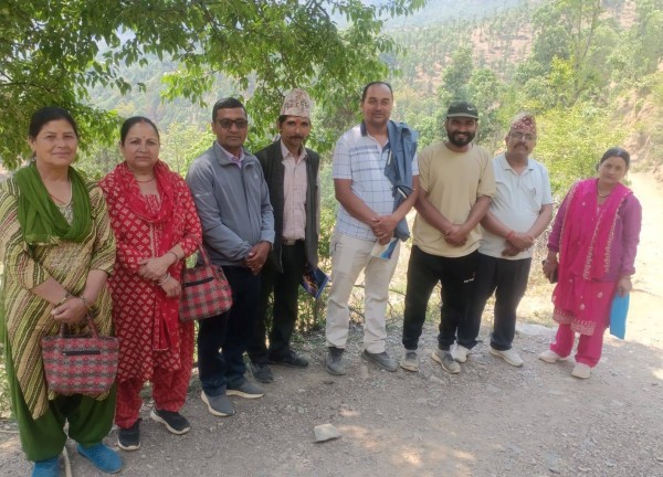 मणिलेक मावि गुरुखोला घरदैलो अभियानमा 