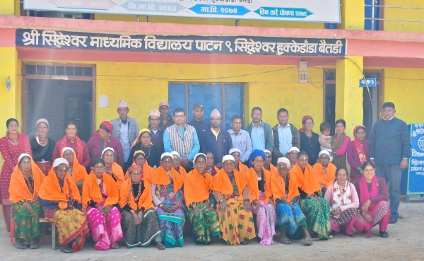 मातातीर्थ औंसीको अवसरमा सिद्धेश्वर माविद्वारा जेष्ठ आमाहरुलाई सम्मान