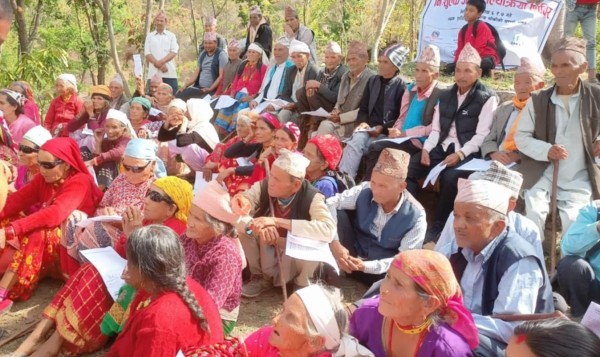 शिविरमा आँखाको ज्योति फर्किएपछि पुर्चौंडीका नागरिक खुसी 