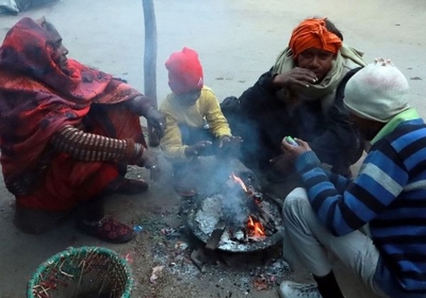 भारतको उत्तर प्रदेशमा उच्च चिसो र शीतलहरका कारण  २२ जनाको मृत्यु