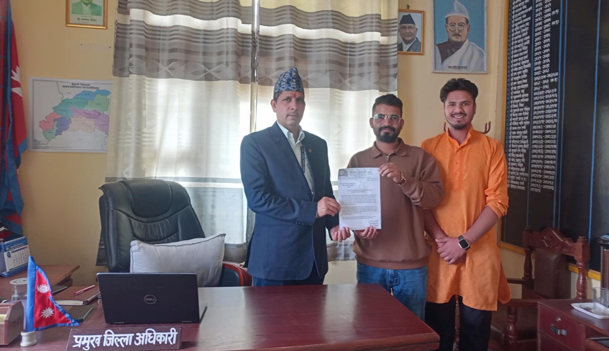निशुल्क शिक्षा कार्यान्वयनको माग गर्दै नेविसंघले बुझायो ज्ञापन पत्र