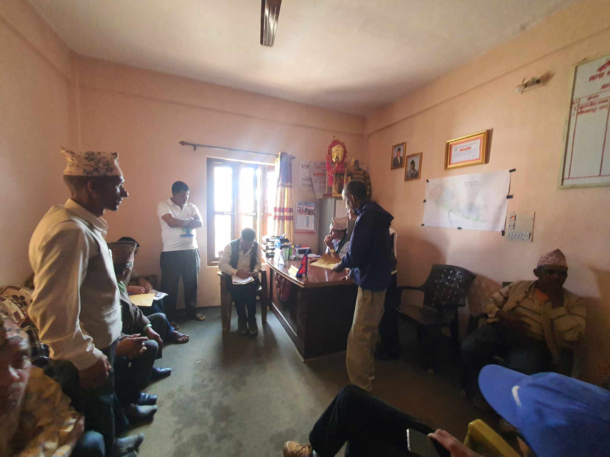 जनता आवास कार्यक्रममा कार्यविधि विपरीत लाभग्राही छनौट गरेको आरोप, मेलौली नगरपालिकालाई ज्ञापन पत्र