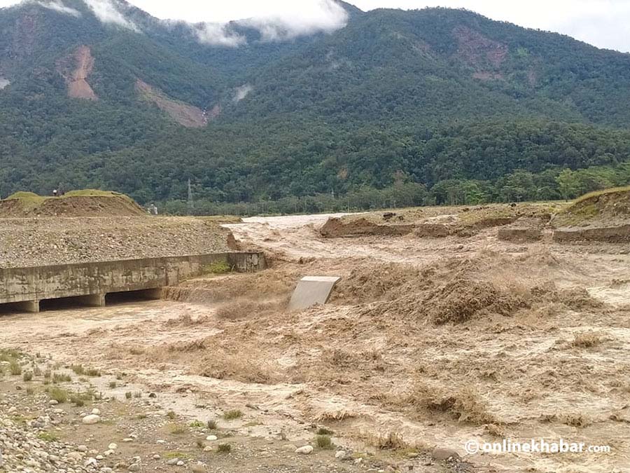 कर्णालीको बाढीले कैलालीका ५० घर डुबानमा, रानीजमरा सिँचाइ आयोजना क्षतिग्रस्त