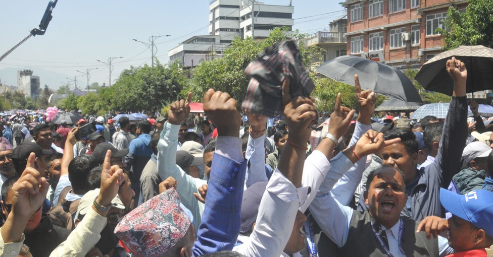 शिक्षक आन्दोलन : शिक्षकहरुबीच नै कुटाकुट