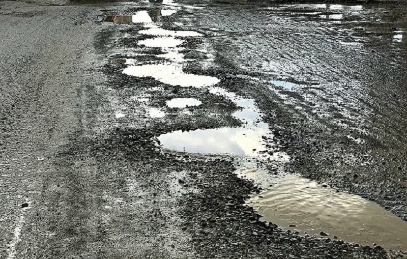 साढे ९ बर्ष बित्दा पनि कञ्चनपुरको हुलाकी सडक अधुरै 