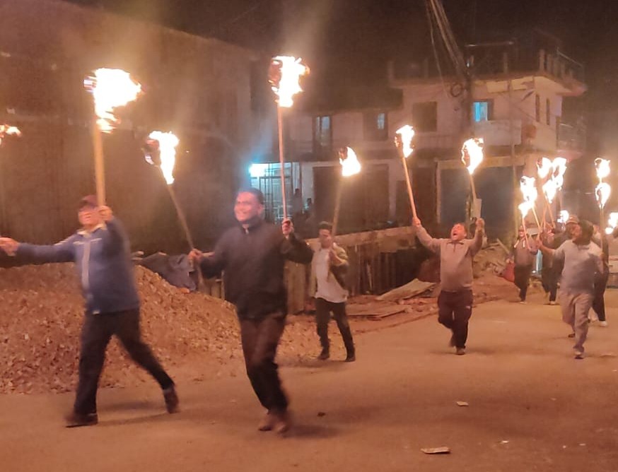 एमाले अध्यक्ष ओली पक्राउको विरोधमा बैतडीको पाटनमा राँके जुलुस प्रदर्शन 