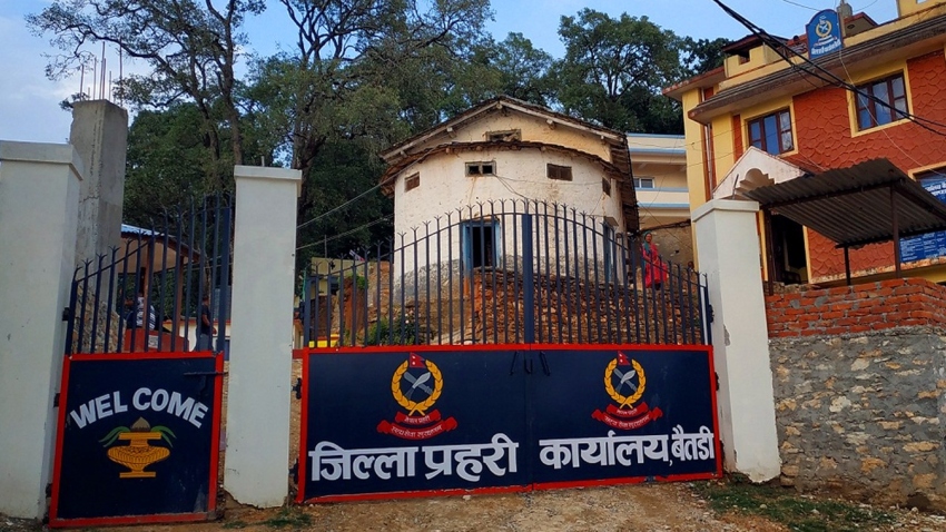 बैतडीमा   ६५ हजार बढीको भन्सार छलीको   सामान बरामद 