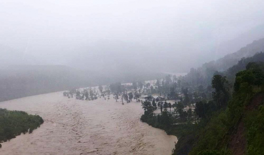 महाकालीको टापुमा फसेका ५ जनाको १५ घण्टापछि उद्दार